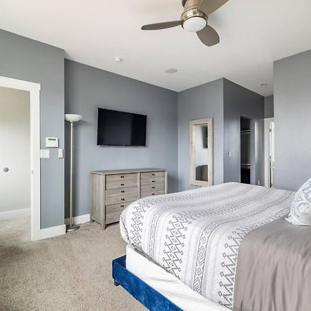 4 Bedroom 3 Bath Sleeps 10 Pet Friendly Private Backyard, 2 Car Garage, City Views, Close To All Stadiums And Casino Pittsburgh Eksteriør billede