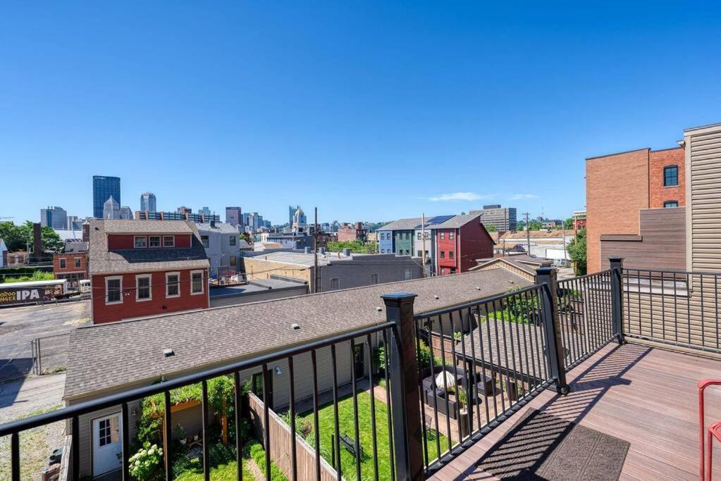 4 Bedroom 3 Bath Sleeps 10 Pet Friendly Private Backyard, 2 Car Garage, City Views, Close To All Stadiums And Casino Pittsburgh Eksteriør billede
