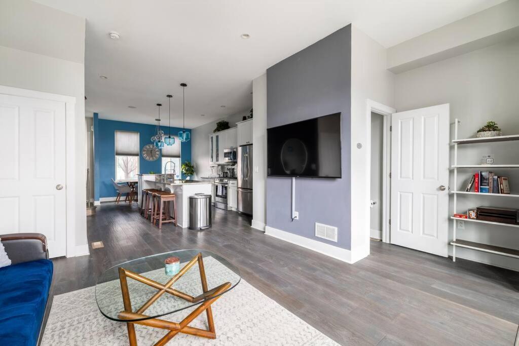 4 Bedroom 3 Bath Sleeps 10 Pet Friendly Private Backyard, 2 Car Garage, City Views, Close To All Stadiums And Casino Pittsburgh Eksteriør billede