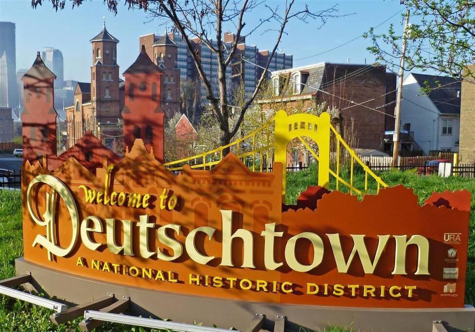 4 Bedroom 3 Bath Sleeps 10 Pet Friendly Private Backyard, 2 Car Garage, City Views, Close To All Stadiums And Casino Pittsburgh Eksteriør billede