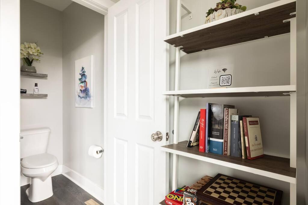 4 Bedroom 3 Bath Sleeps 10 Pet Friendly Private Backyard, 2 Car Garage, City Views, Close To All Stadiums And Casino Pittsburgh Eksteriør billede