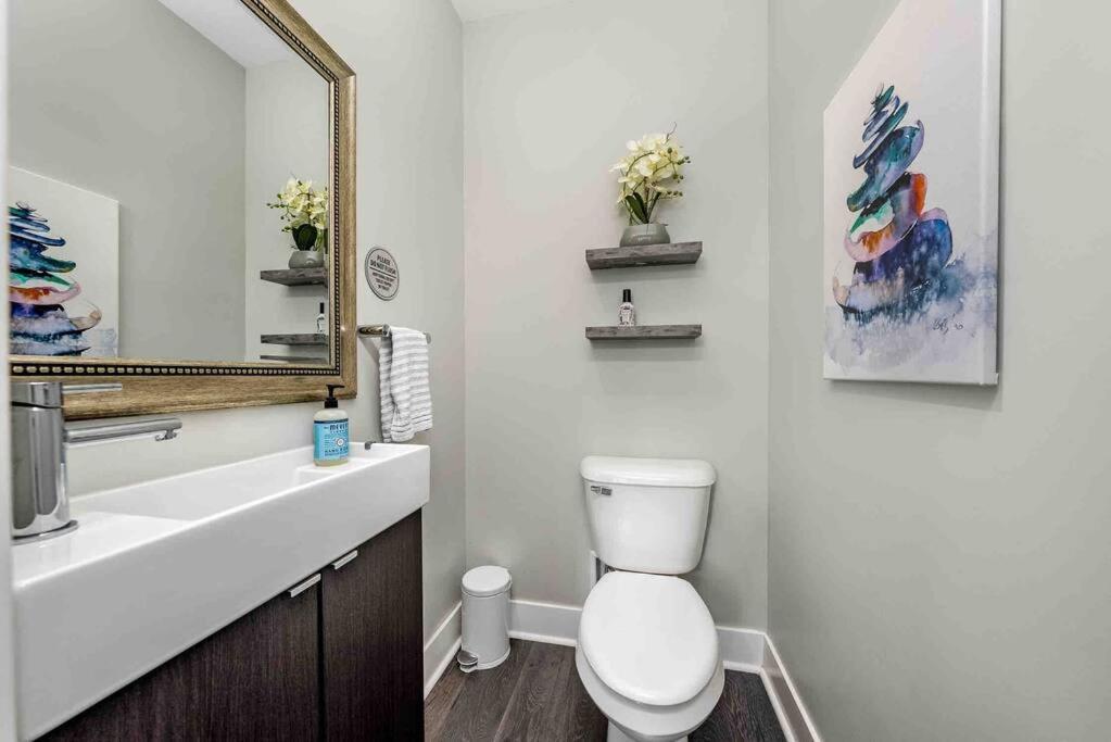 4 Bedroom 3 Bath Sleeps 10 Pet Friendly Private Backyard, 2 Car Garage, City Views, Close To All Stadiums And Casino Pittsburgh Eksteriør billede