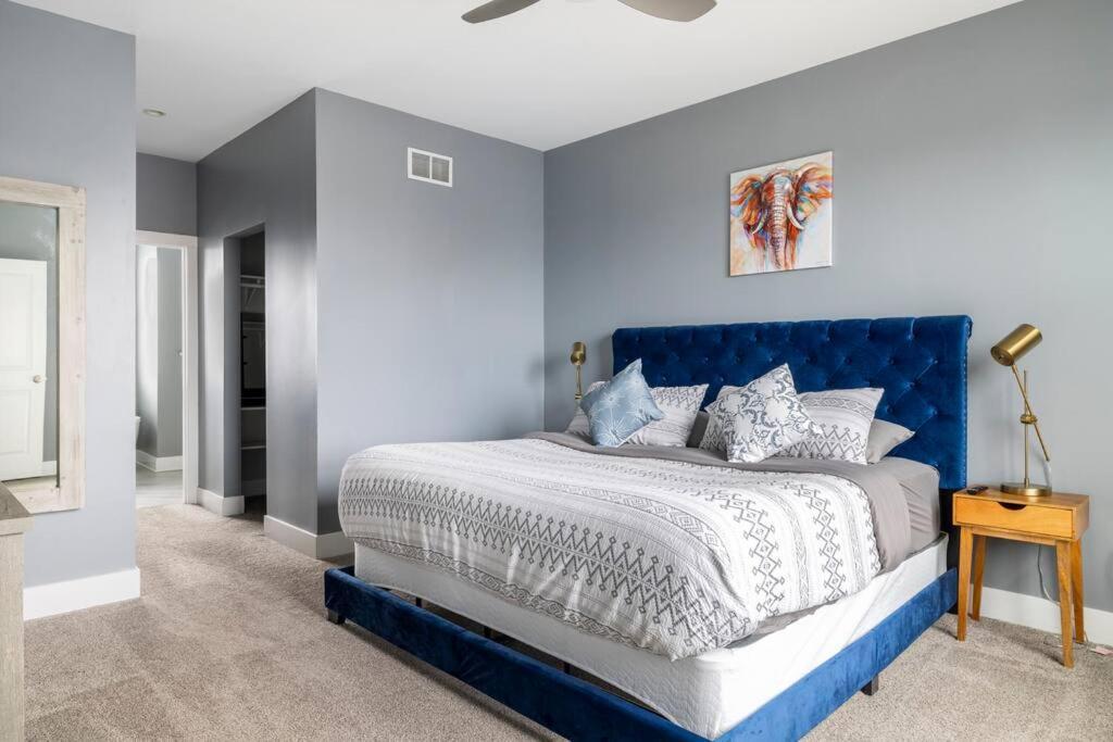 4 Bedroom 3 Bath Sleeps 10 Pet Friendly Private Backyard, 2 Car Garage, City Views, Close To All Stadiums And Casino Pittsburgh Eksteriør billede
