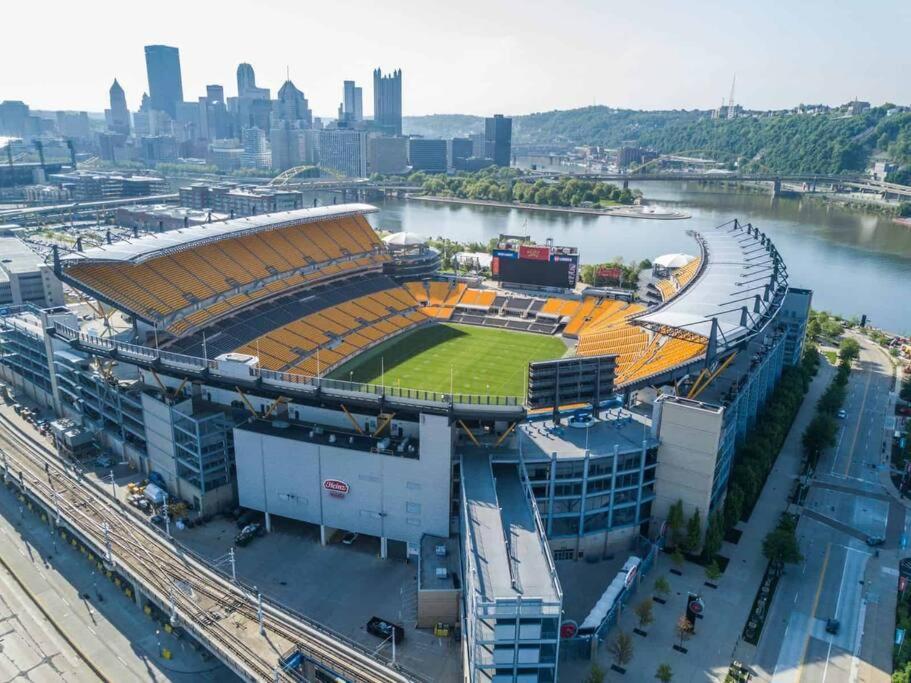 4 Bedroom 3 Bath Sleeps 10 Pet Friendly Private Backyard, 2 Car Garage, City Views, Close To All Stadiums And Casino Pittsburgh Eksteriør billede
