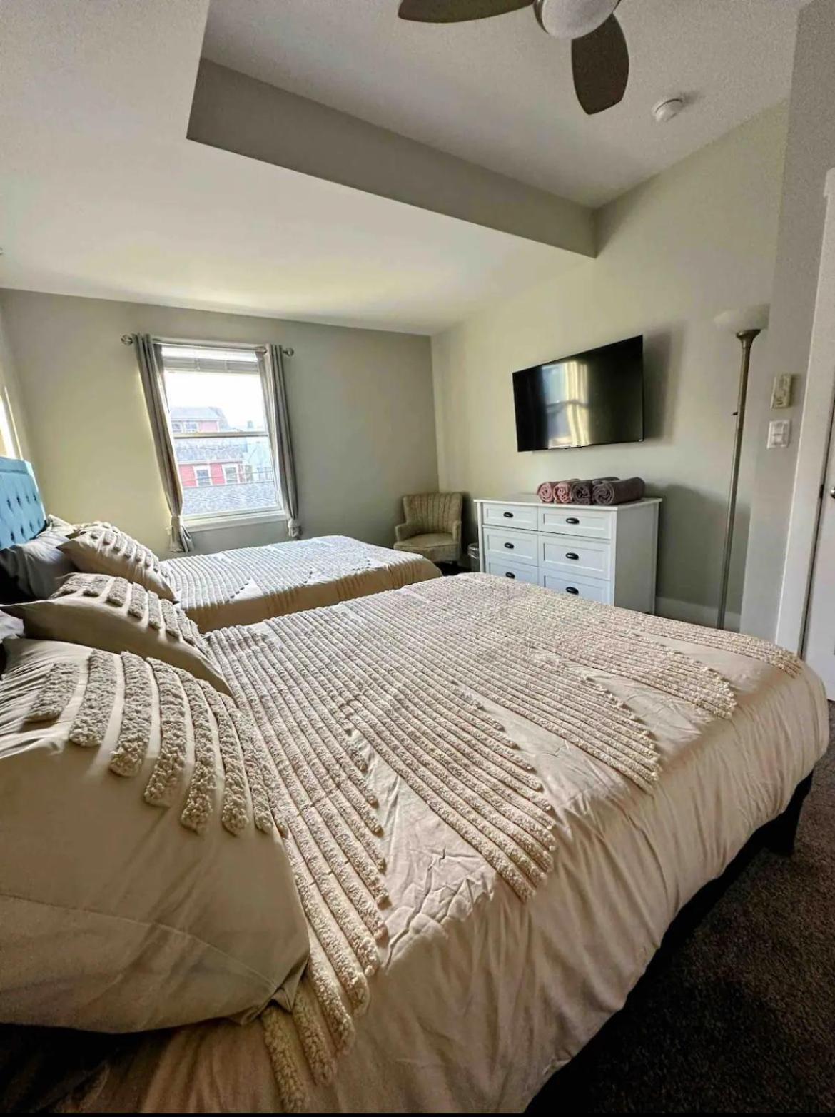 4 Bedroom 3 Bath Sleeps 10 Pet Friendly Private Backyard, 2 Car Garage, City Views, Close To All Stadiums And Casino Pittsburgh Eksteriør billede
